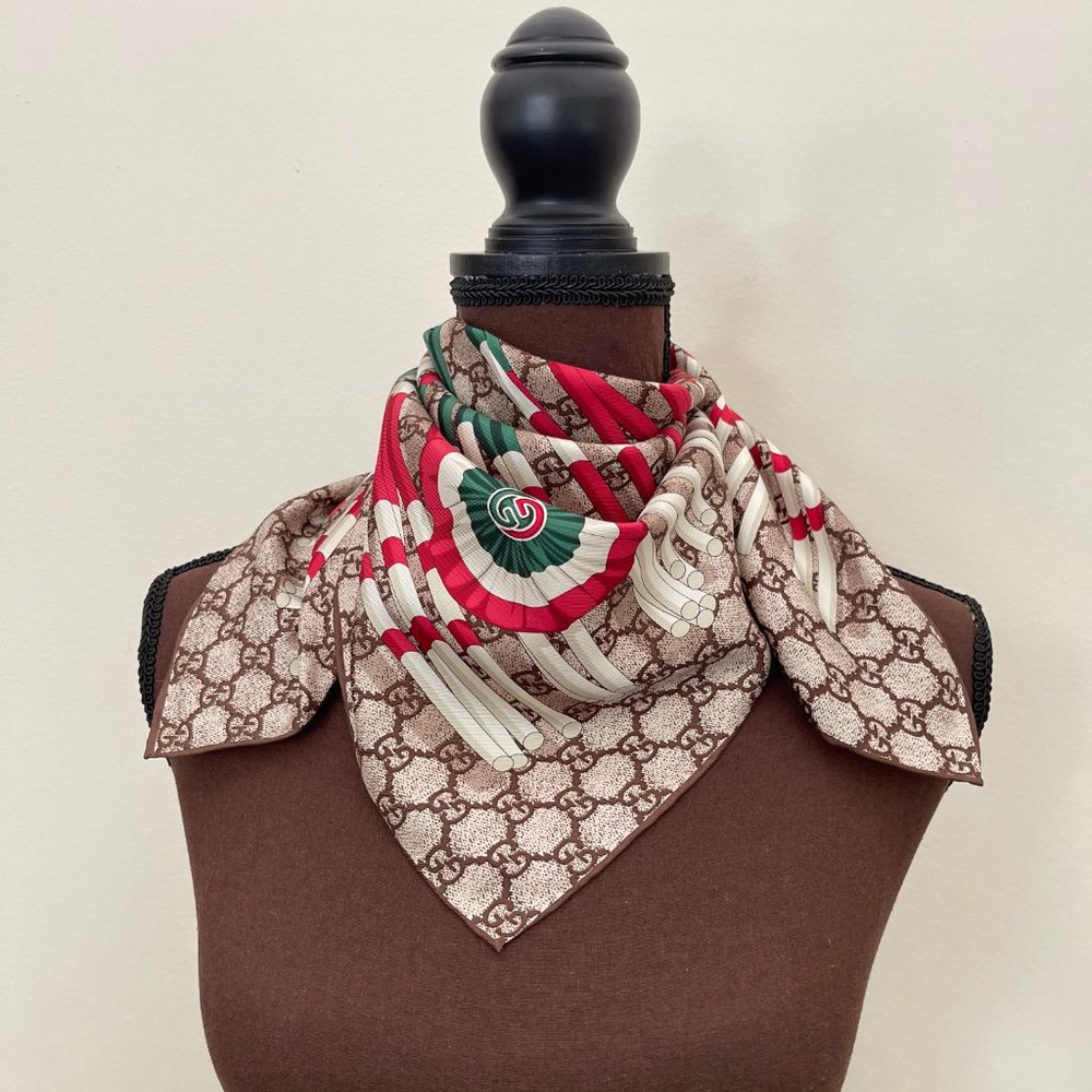 New Gucci Scarf GG Logo Club Beige Brown Silk Scarf Wrap with Gucci Gift Box - Picture 12 of 16